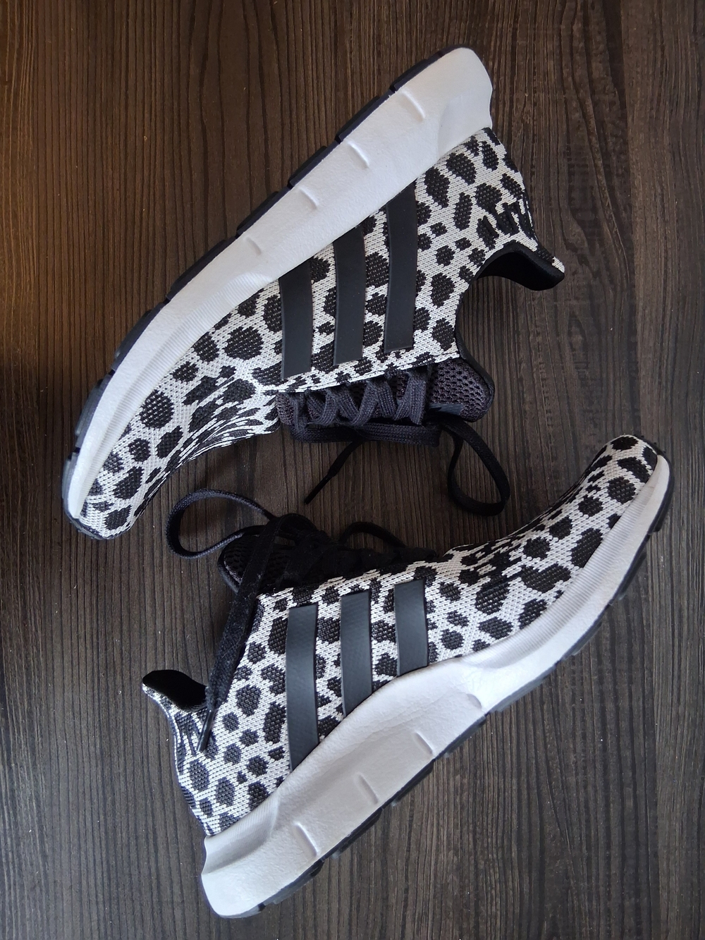 adidas Swift Run 1.0 Womens 7 BD7962 Black White Leopard Print Sneaker Running